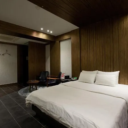 Hotel Hip-2